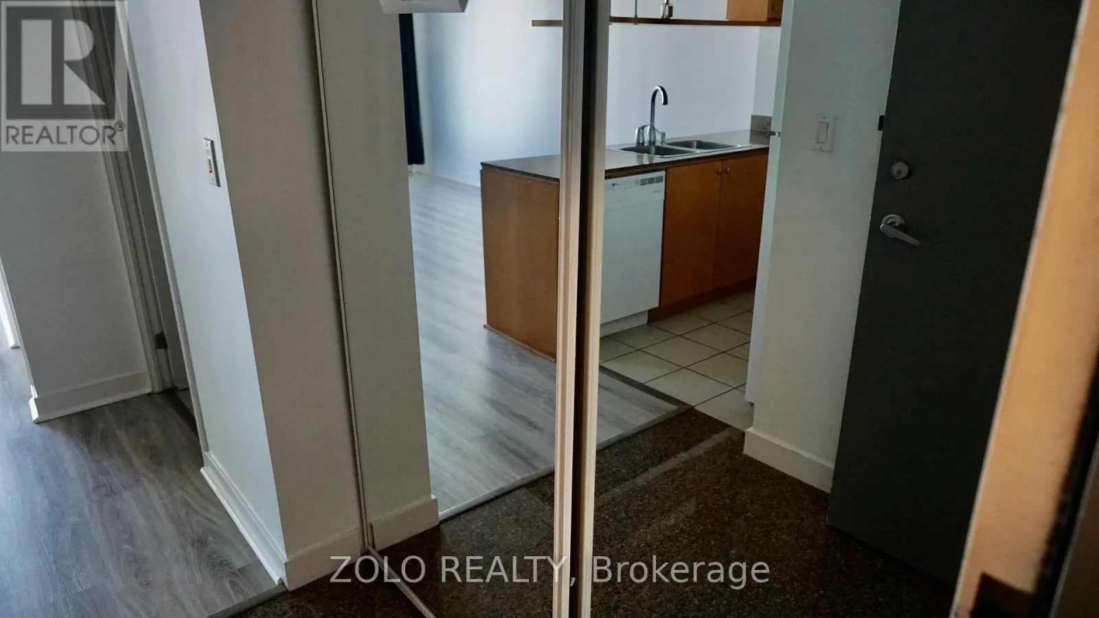 3009 - 5 MARINER TERRACE