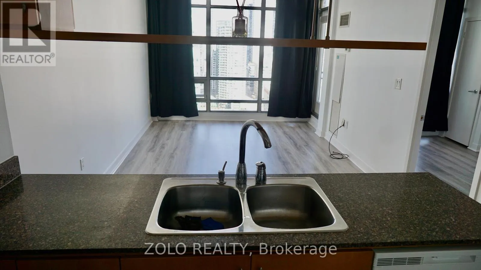 3009 - 5 MARINER TERRACE