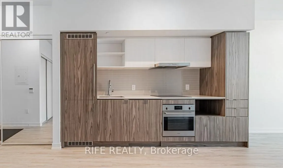 3202 - 55 COOPER STREET