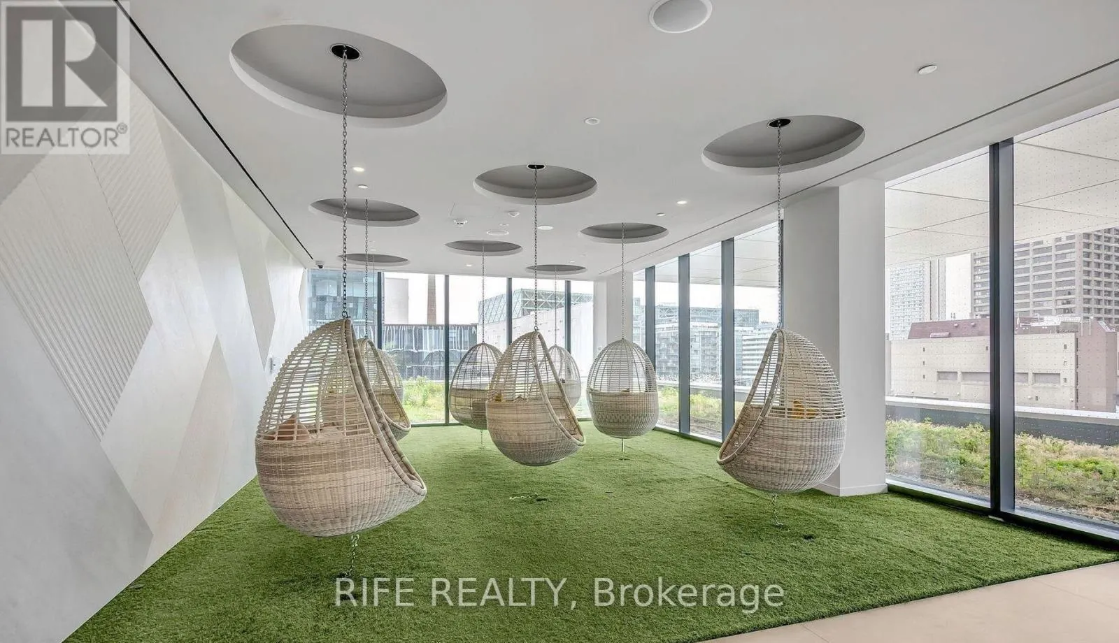 3202 - 55 COOPER STREET