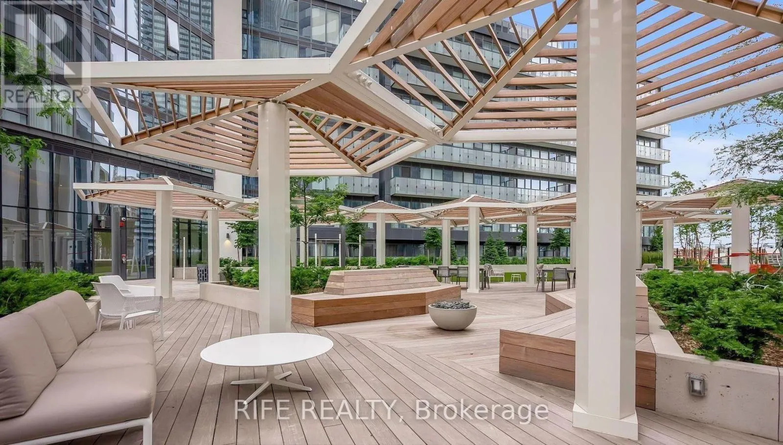 3202 - 55 COOPER STREET