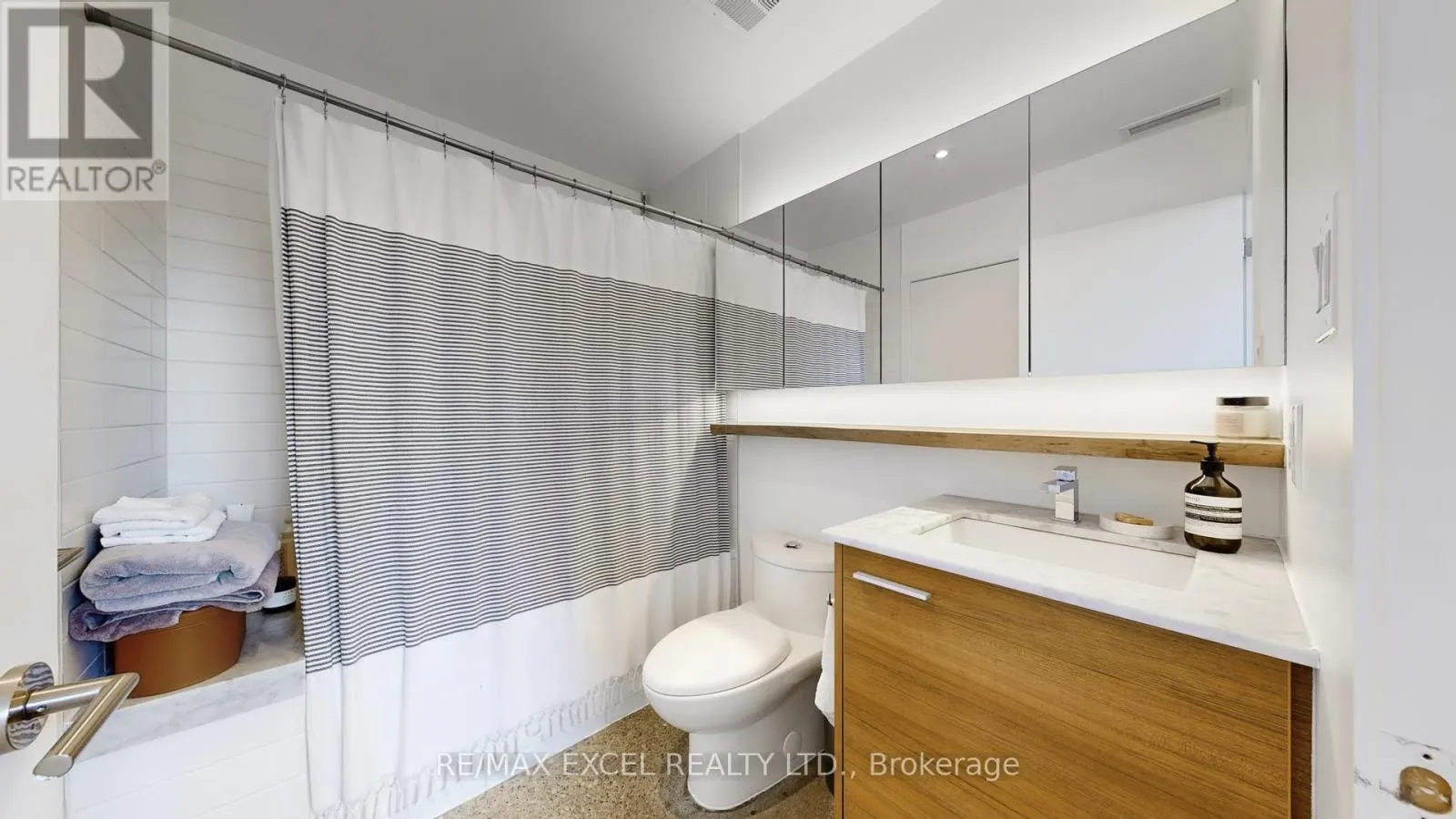 602 - 569 KING STREET E