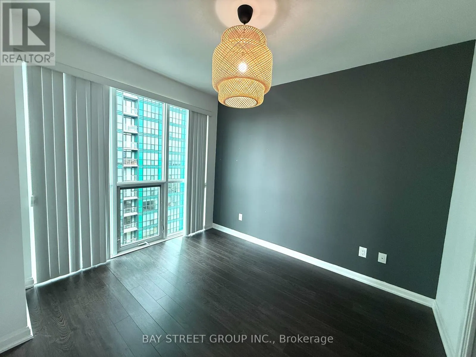 3209 - 11 BOGERT AVENUE