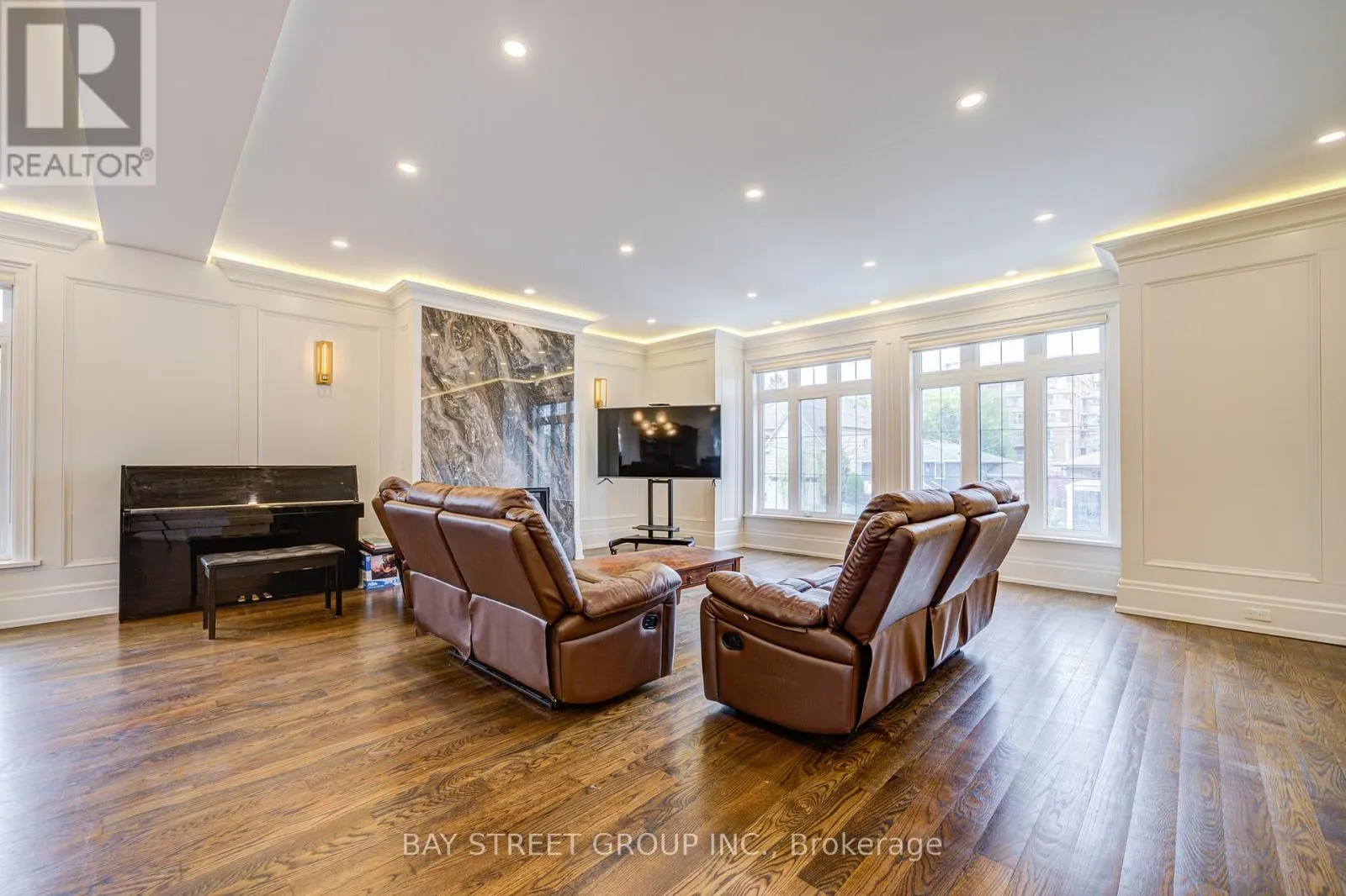 149 ALEXIS BOULEVARD