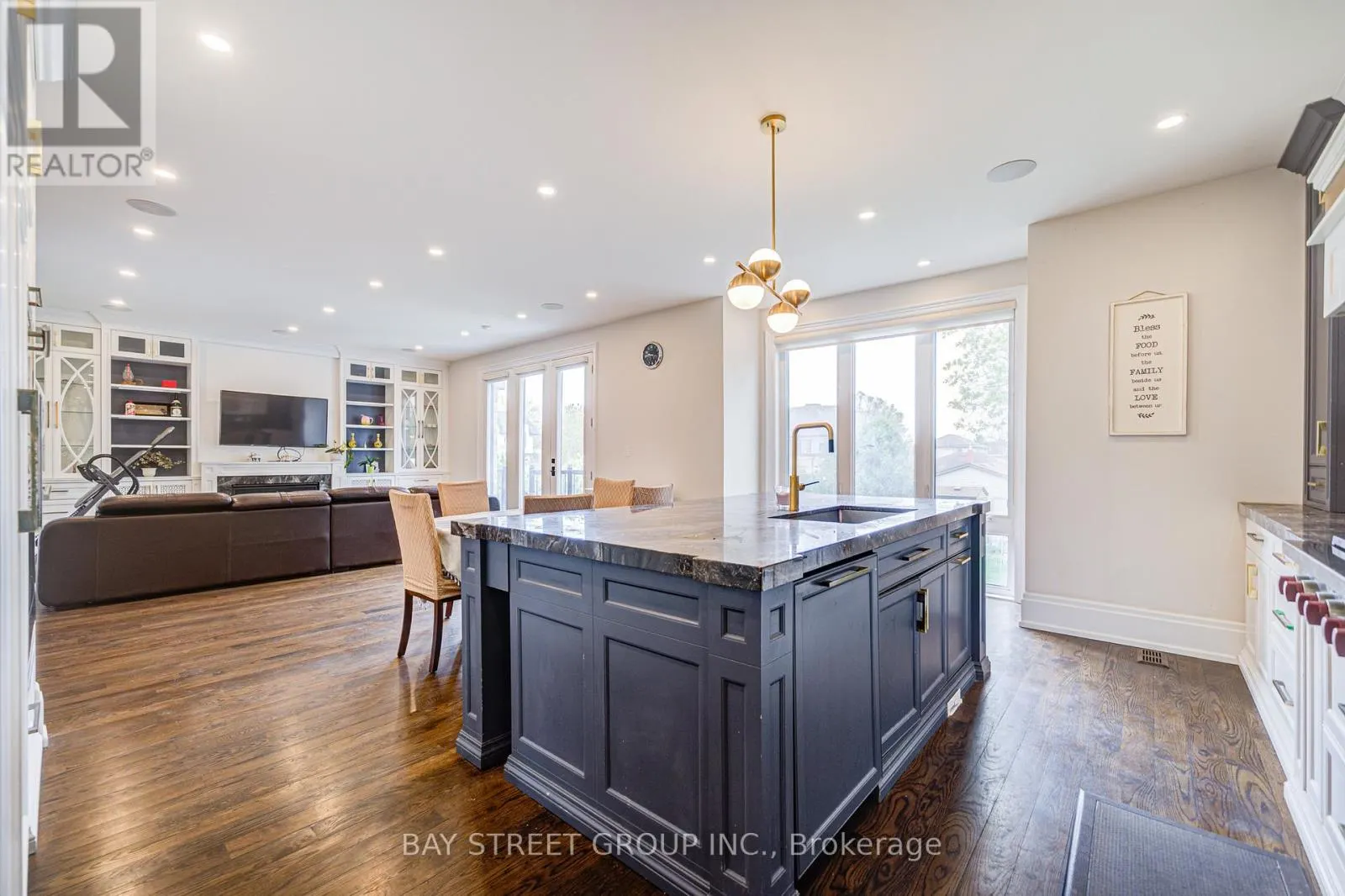 149 ALEXIS BOULEVARD