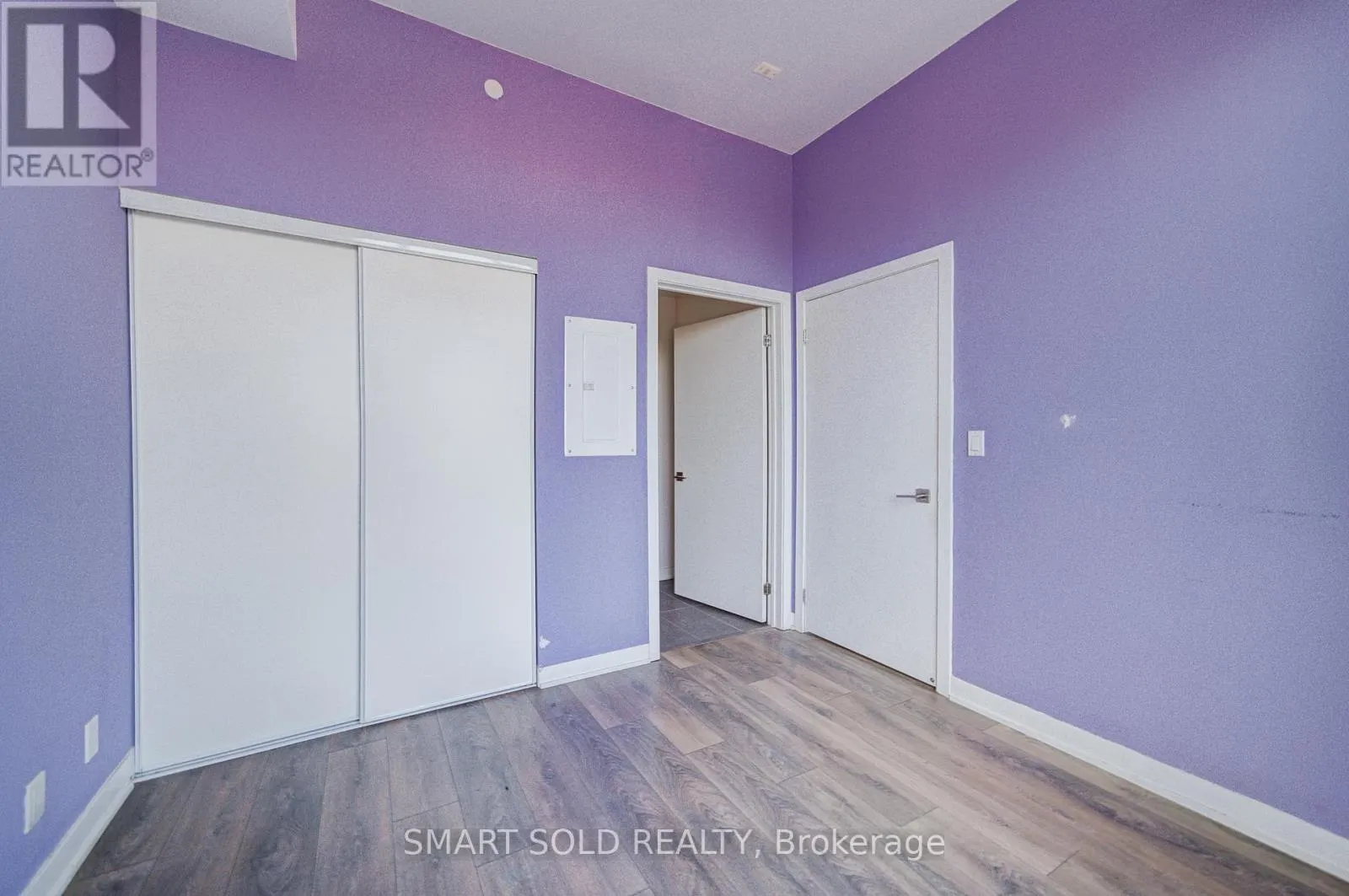 1203 - 28 AVONDALE AVENUE