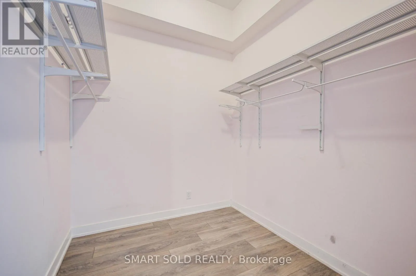 1203 - 28 AVONDALE AVENUE