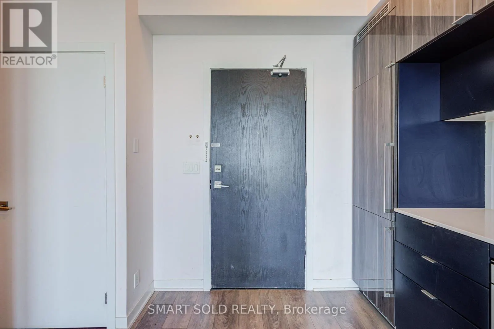 1203 - 28 AVONDALE AVENUE