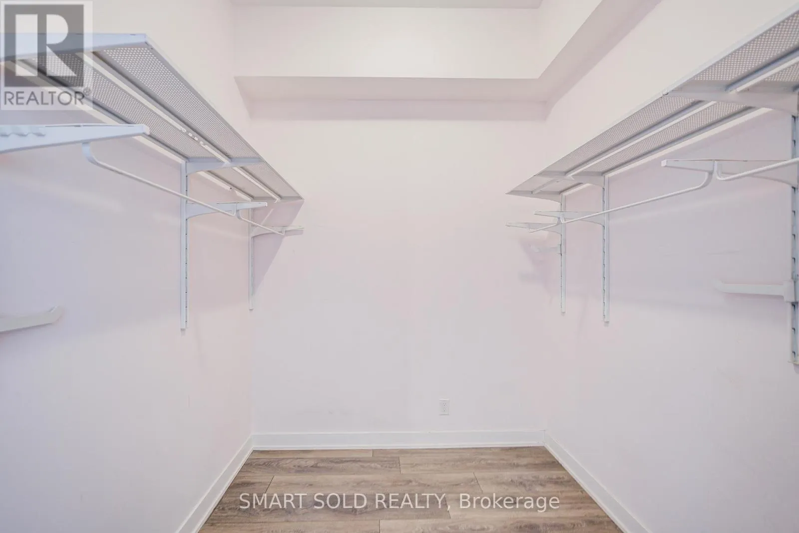 1203 - 28 AVONDALE AVENUE