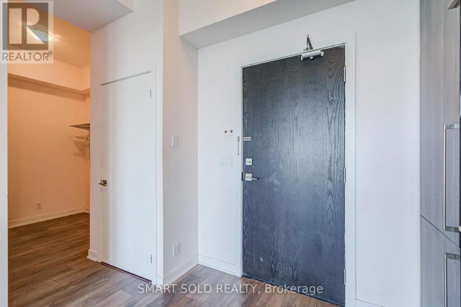 1203 - 28 AVONDALE AVENUE