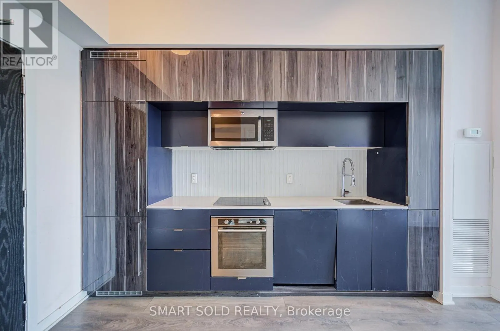 1203 - 28 AVONDALE AVENUE