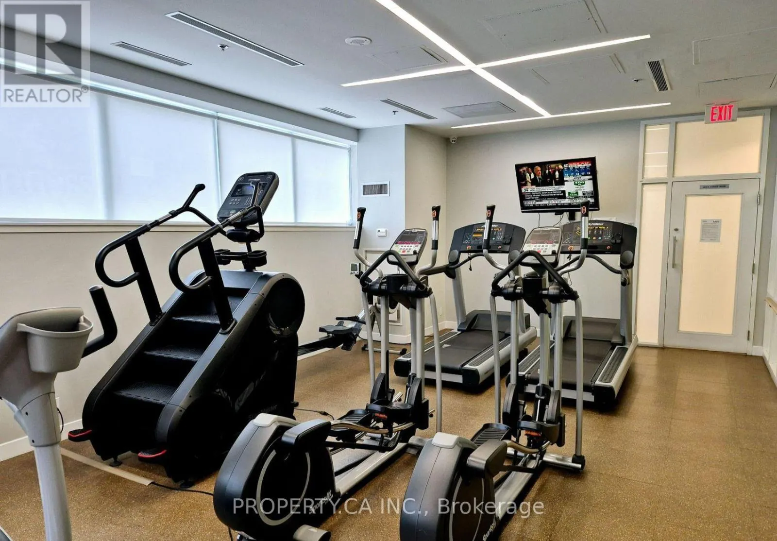 #411 - 21 NELSON STREET