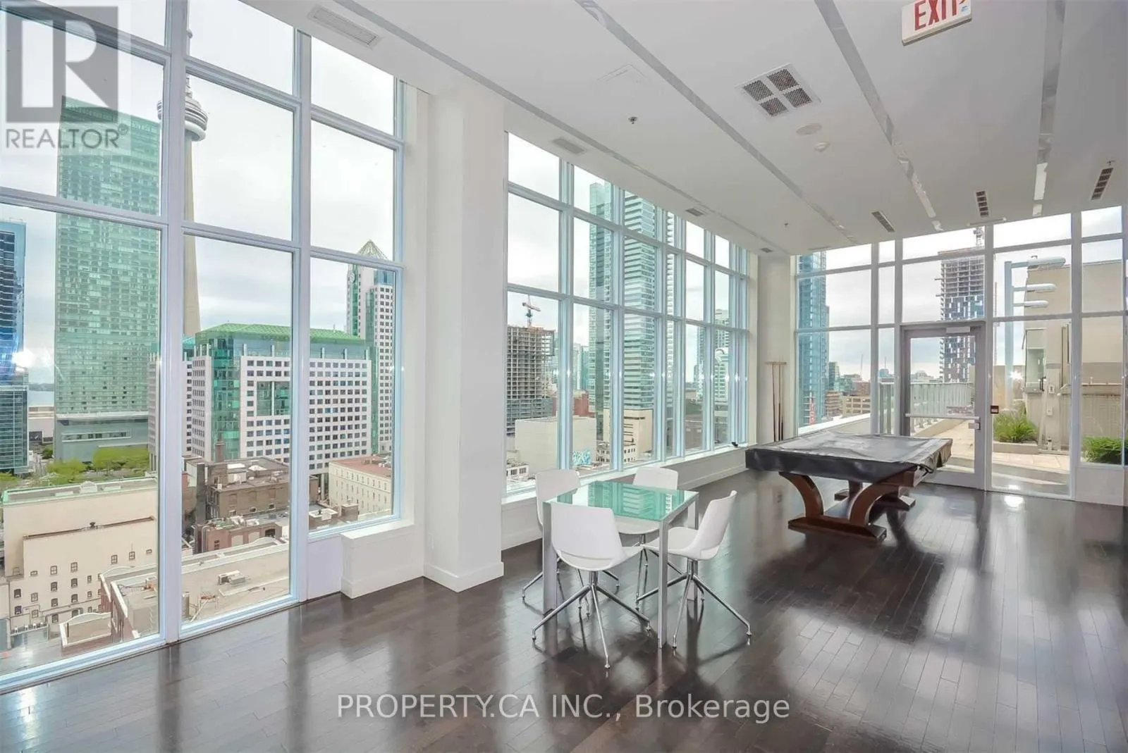 #411 - 21 NELSON STREET