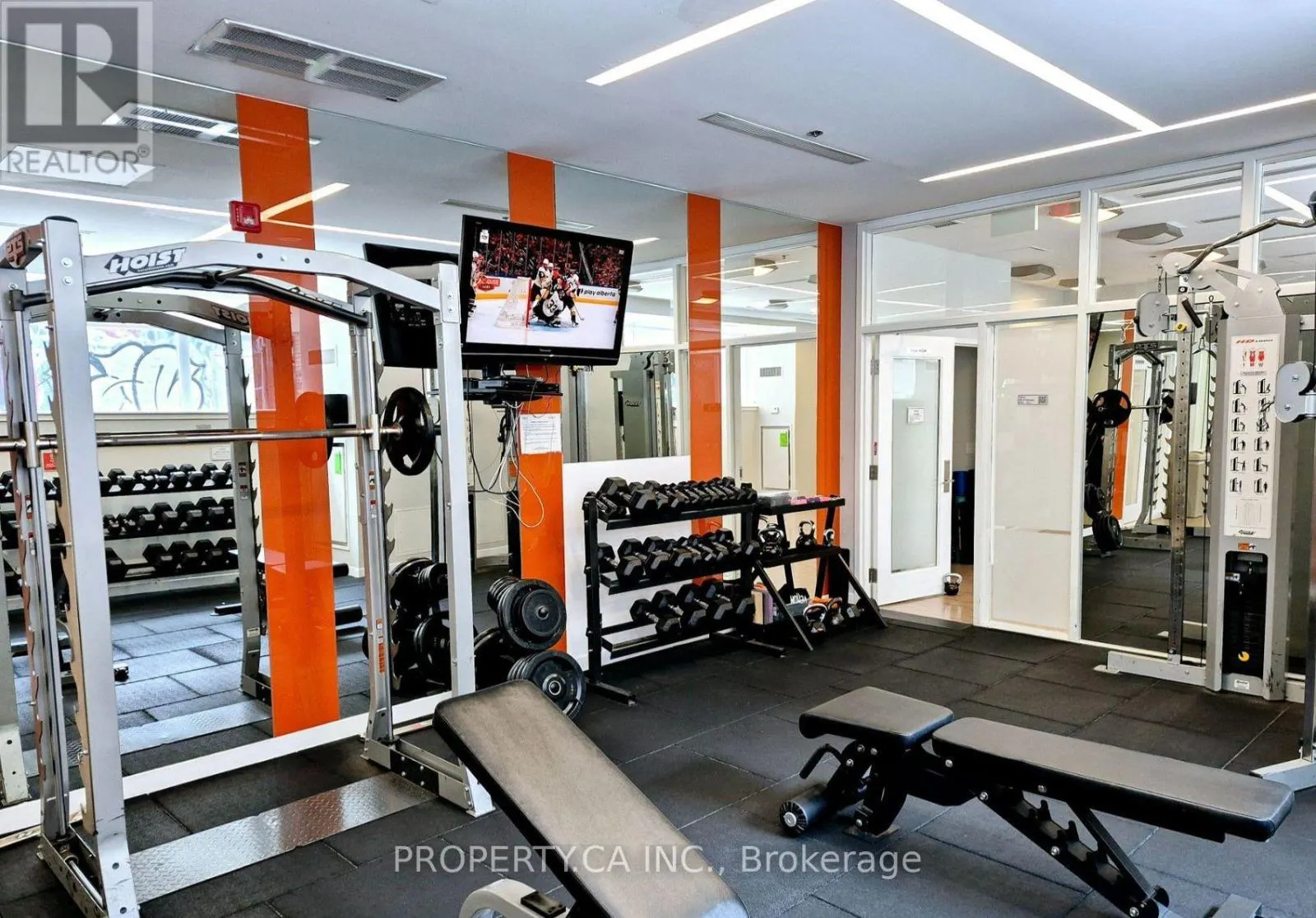 #411 - 21 NELSON STREET