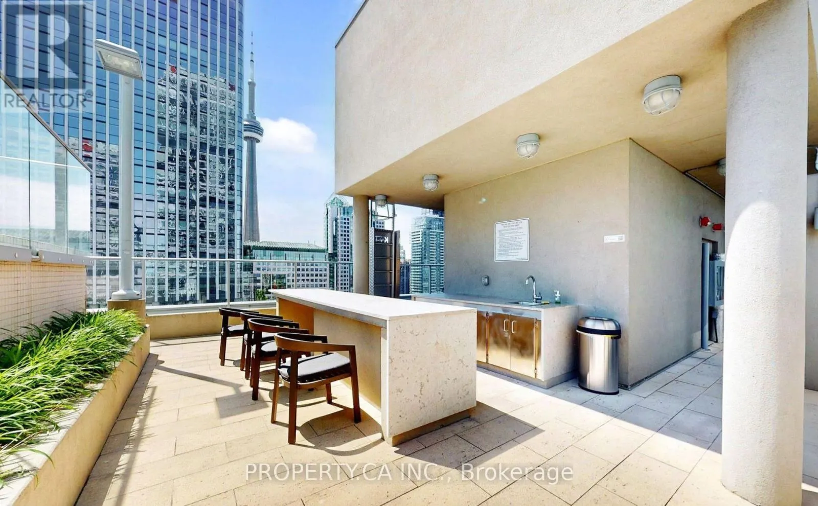 #411 - 21 NELSON STREET