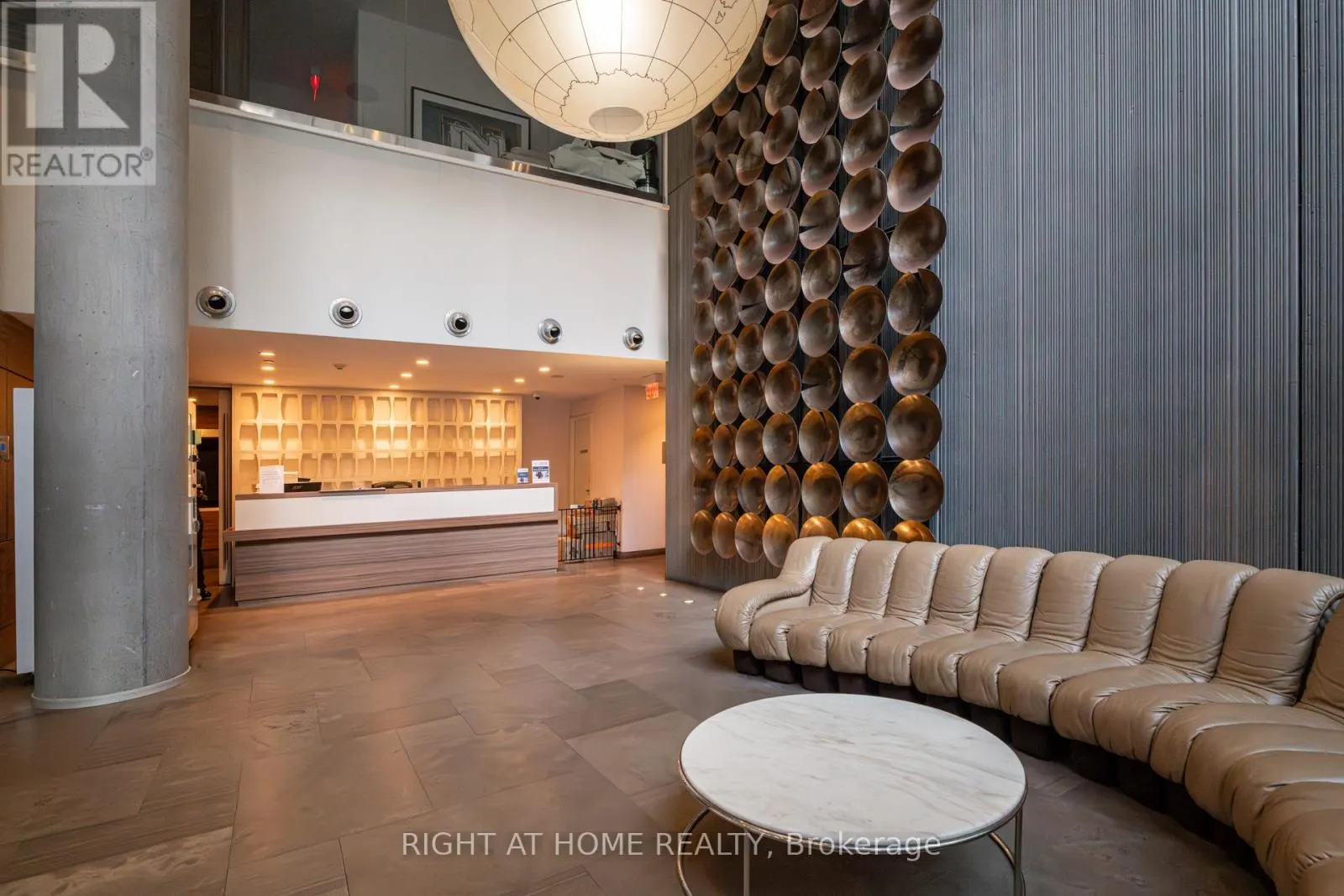 1109 - 75 ST NICHOLAS STREET