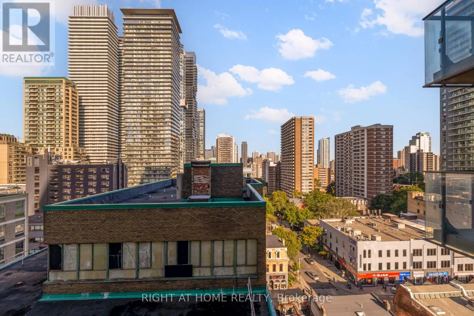 1109 - 75 ST NICHOLAS STREET