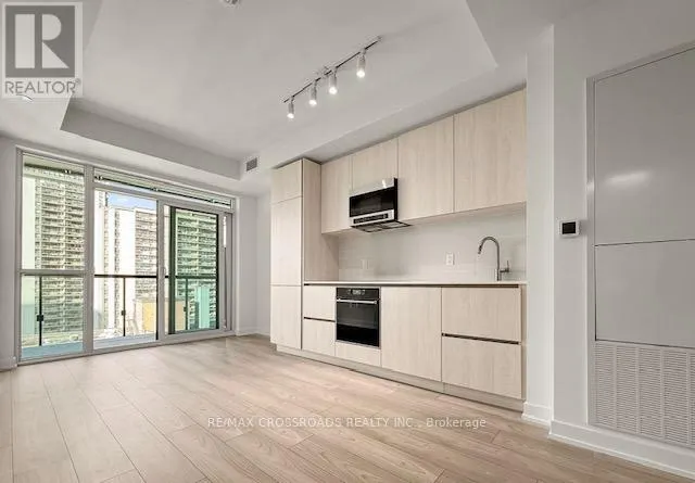 1214 - 120 BROADWAY AVENUE