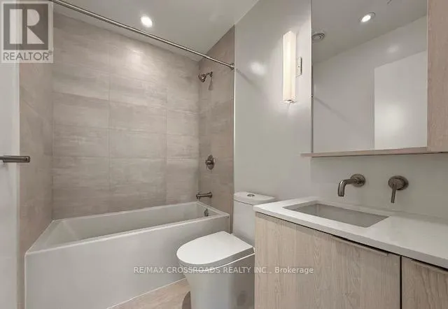 1214 - 120 BROADWAY AVENUE