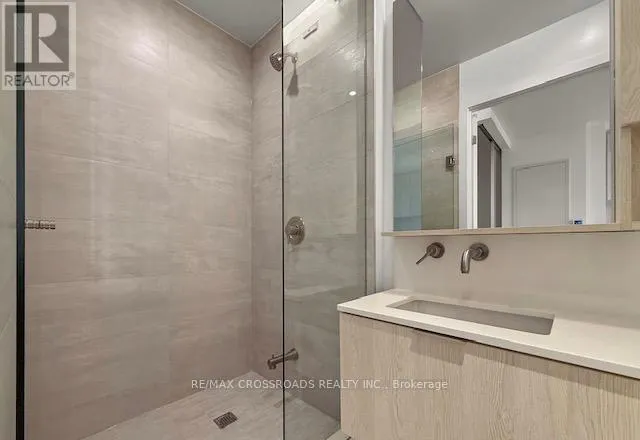 1214 - 120 BROADWAY AVENUE