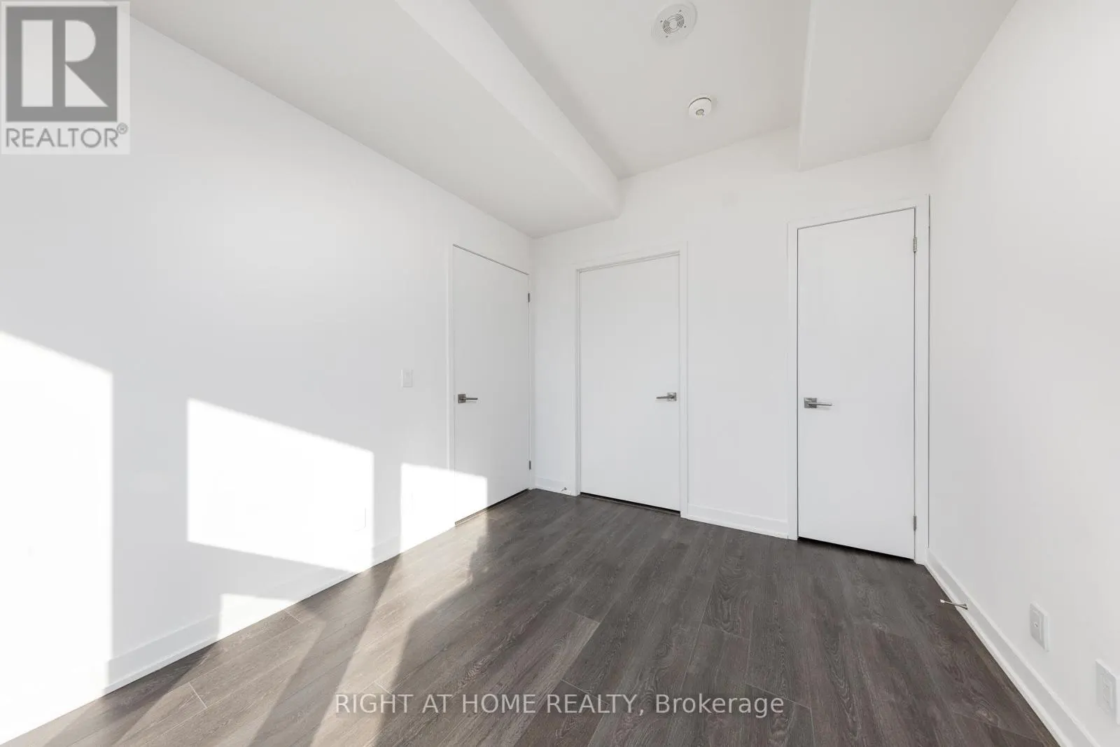 2503 - 15 HOLMES AVENUE