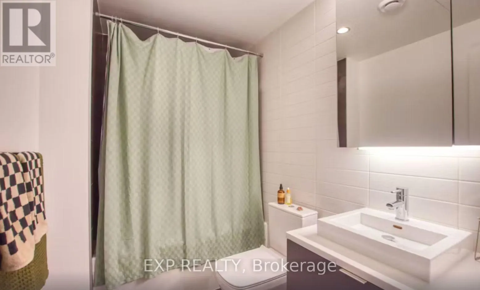 1805 - 170 BAYVIEW AVENUE