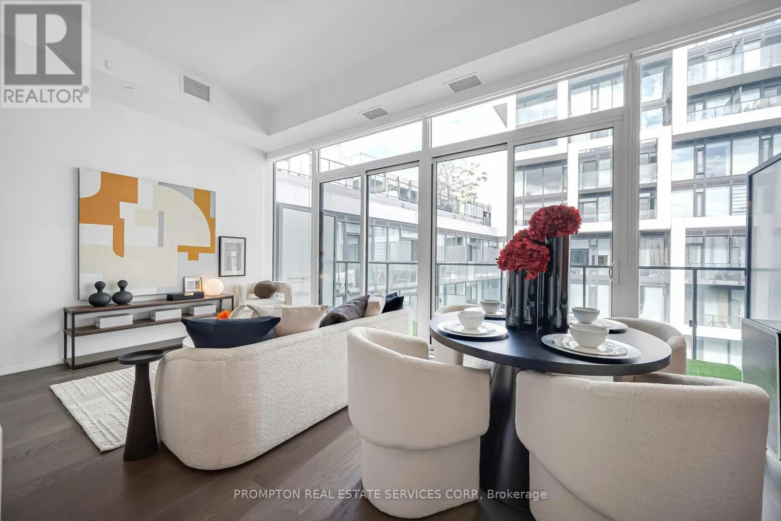 1732 - 8 HILLSDALE AVENUE E