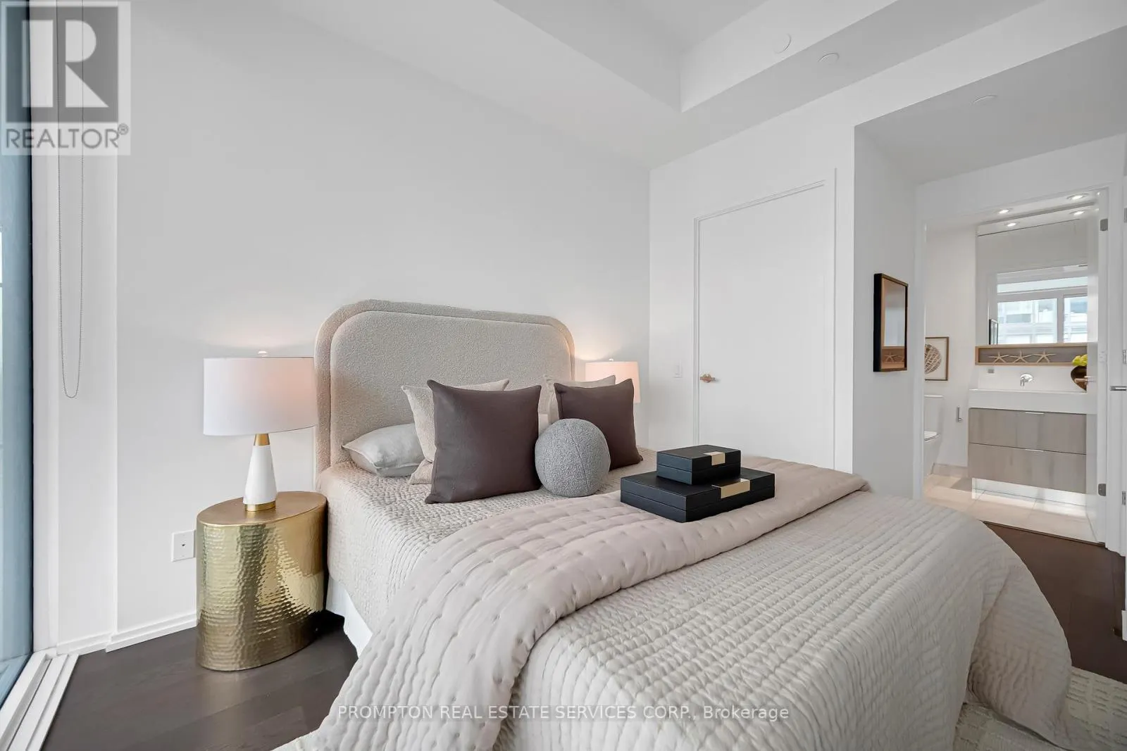 1732 - 8 HILLSDALE AVENUE E