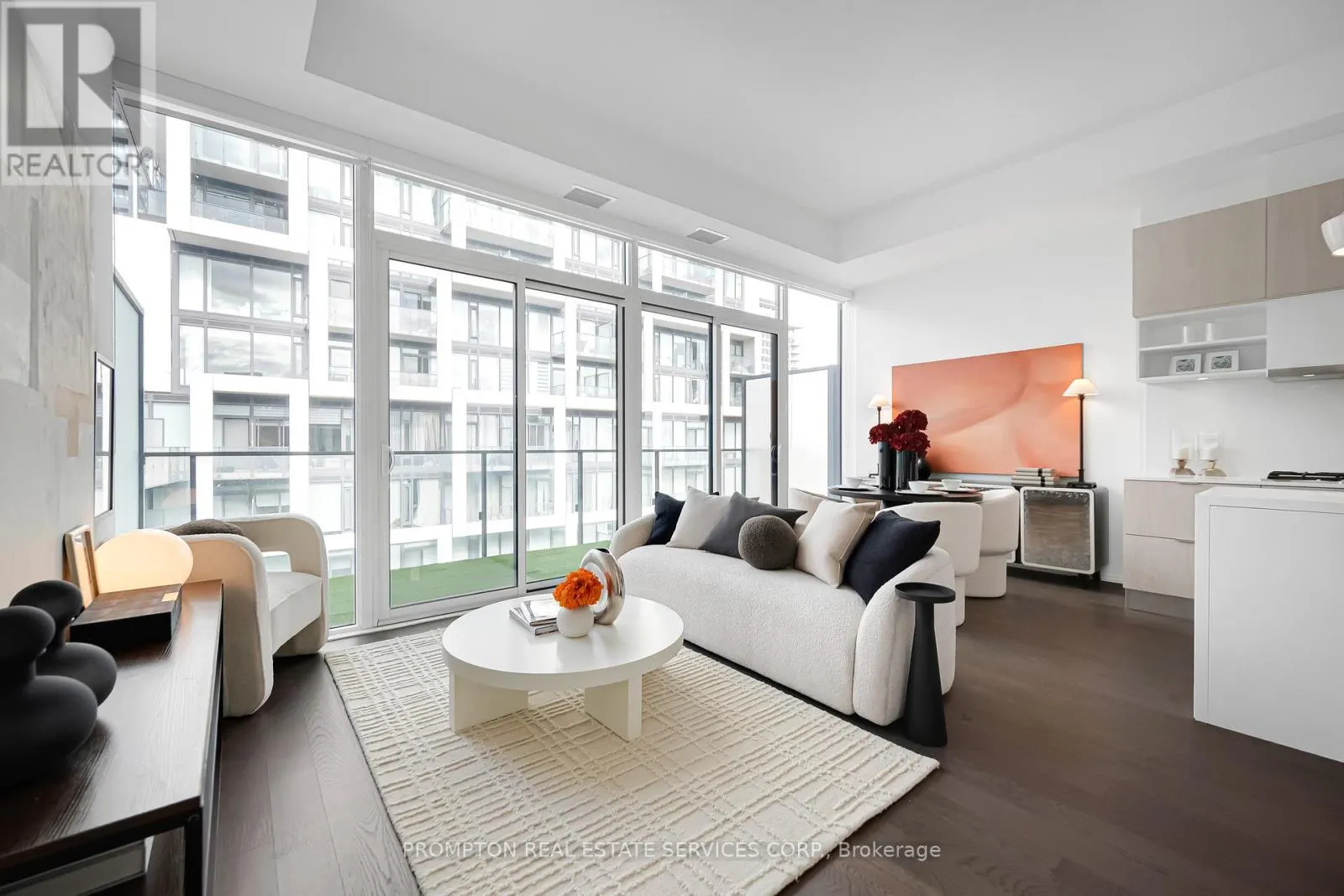 1732 - 8 HILLSDALE AVENUE E