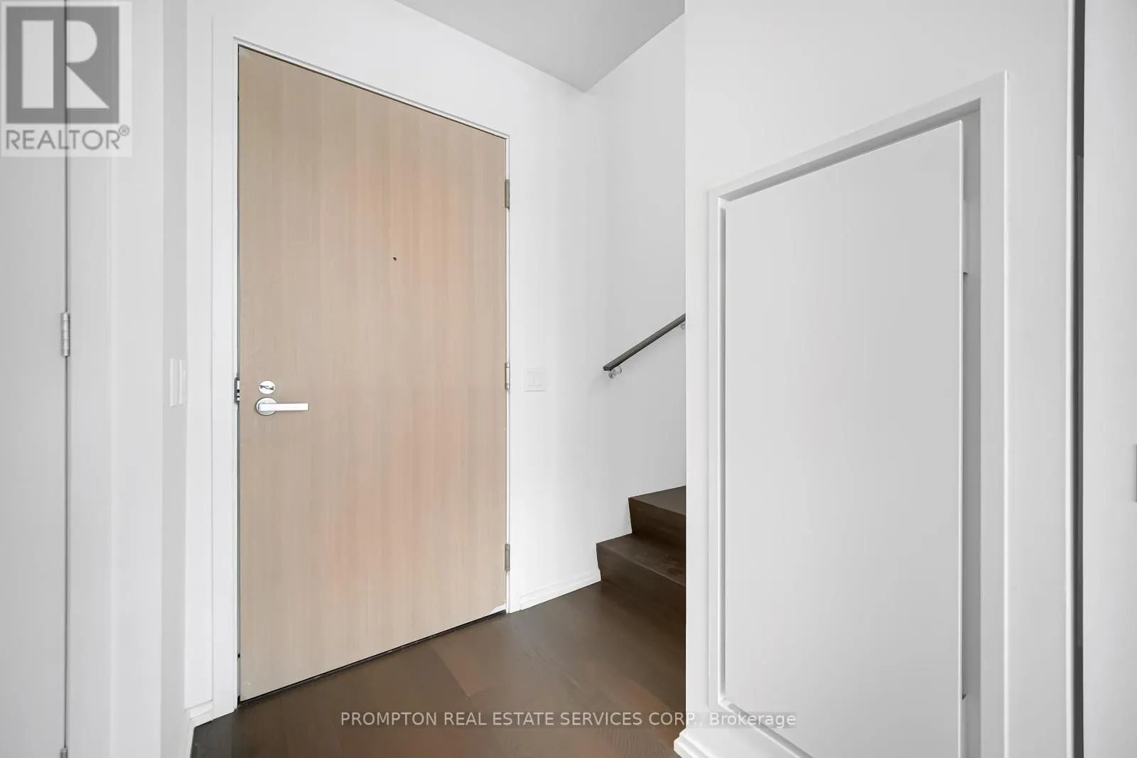 1732 - 8 HILLSDALE AVENUE E