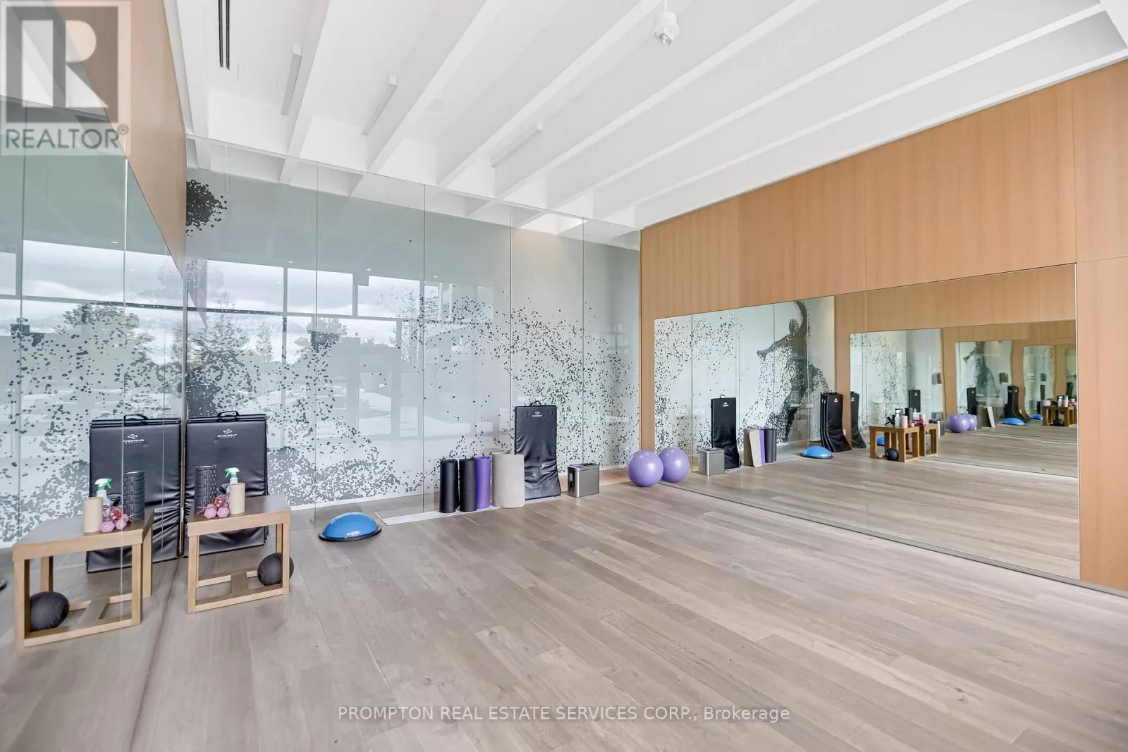 1732 - 8 HILLSDALE AVENUE E