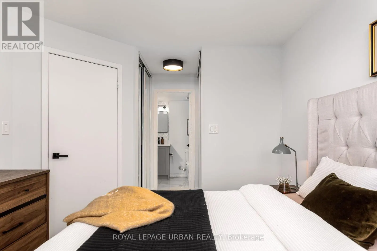 319 - 39 SHANK STREET