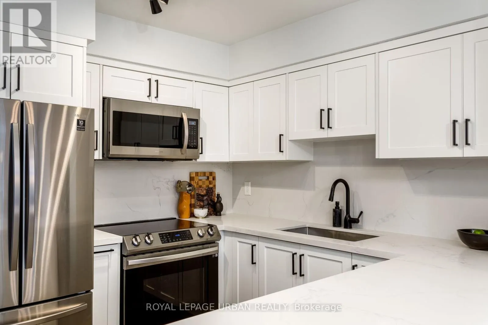 319 - 39 SHANK STREET