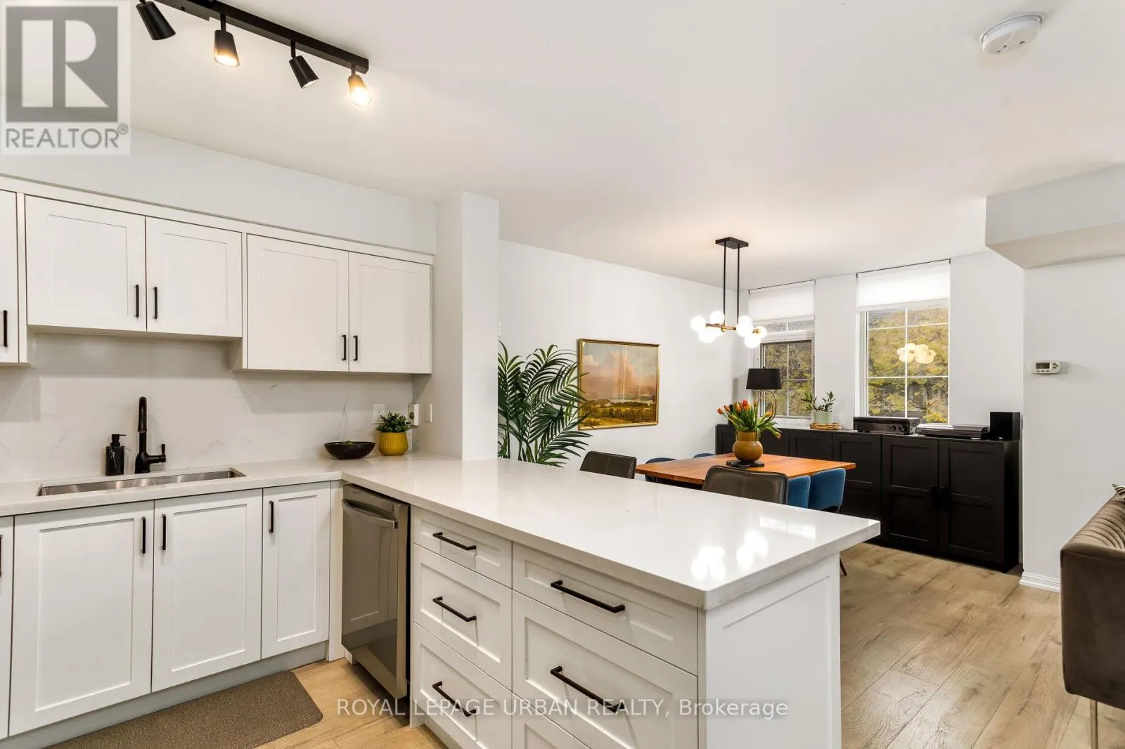 319 - 39 SHANK STREET