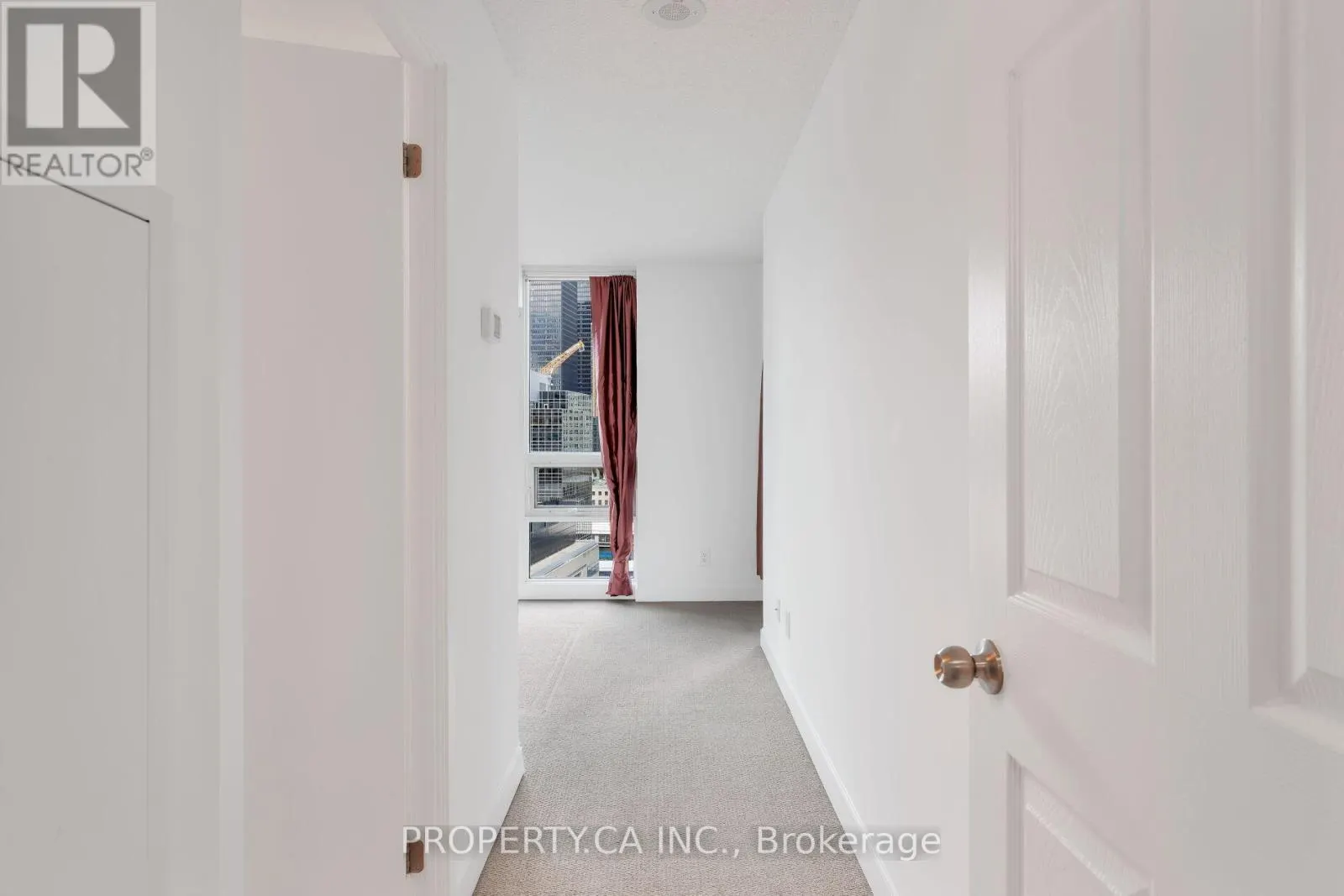 1604 - 33 BAY STREET