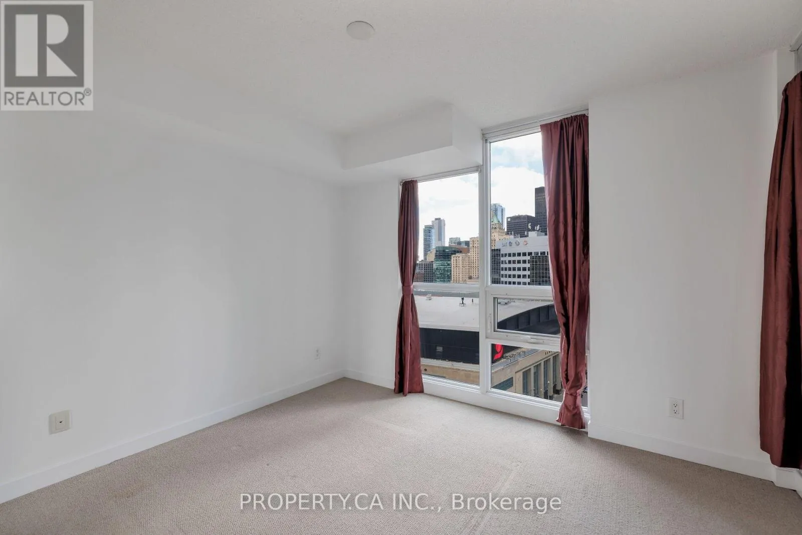 1604 - 33 BAY STREET