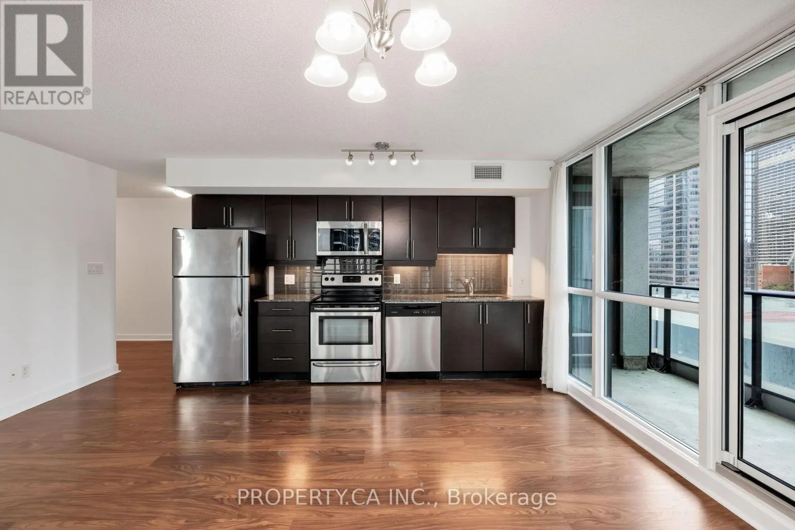 1604 - 33 BAY STREET