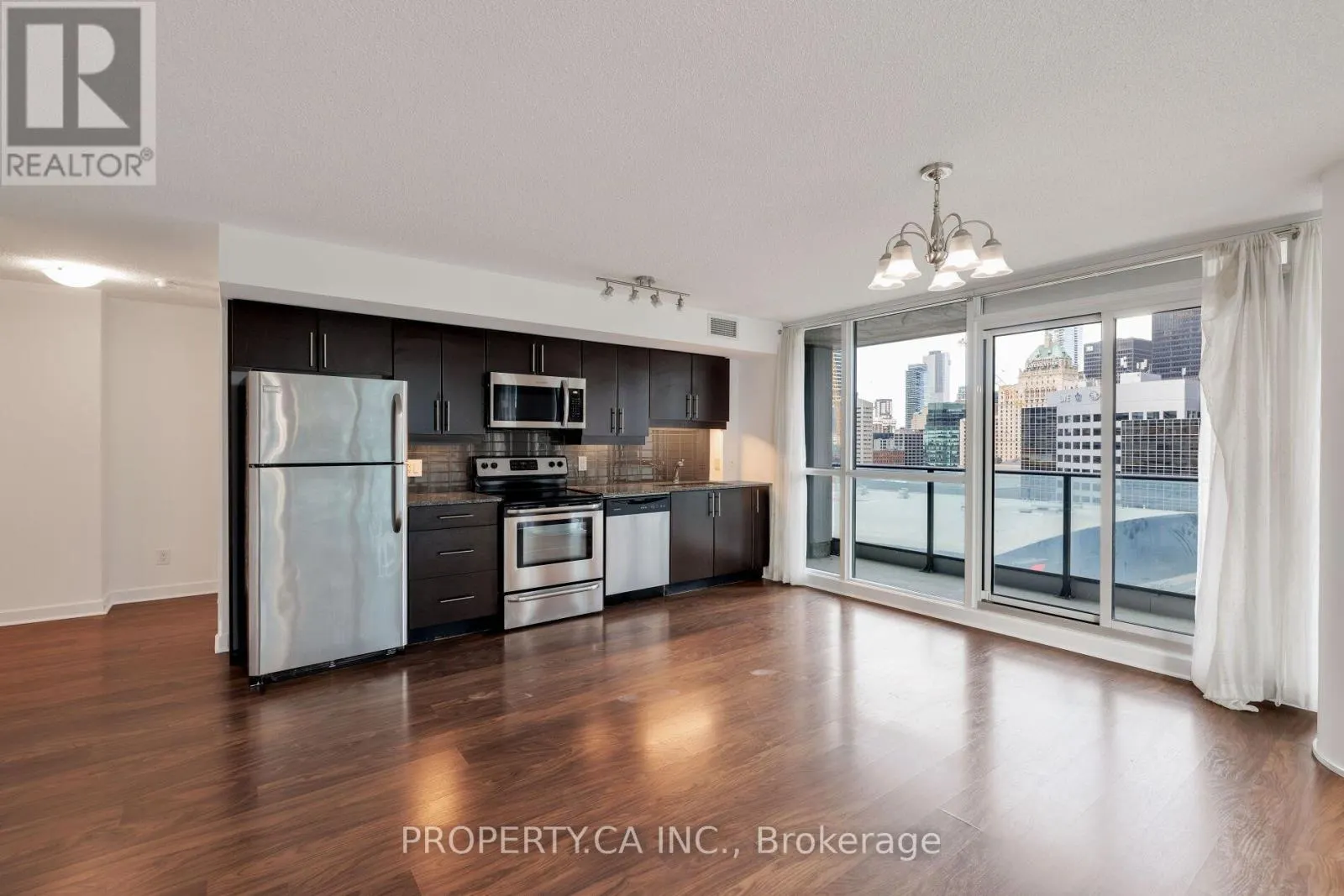 1604 - 33 BAY STREET