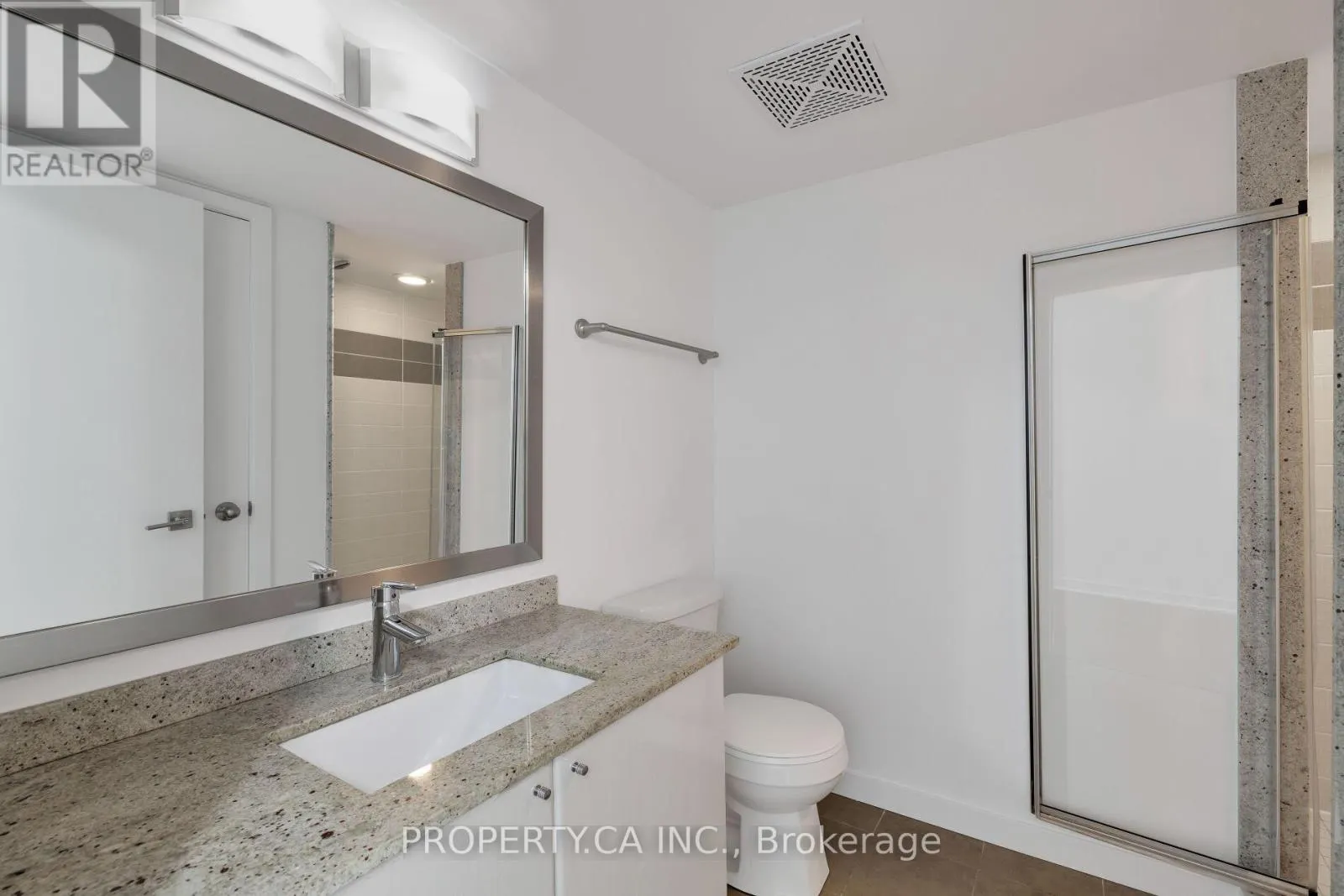 1604 - 33 BAY STREET