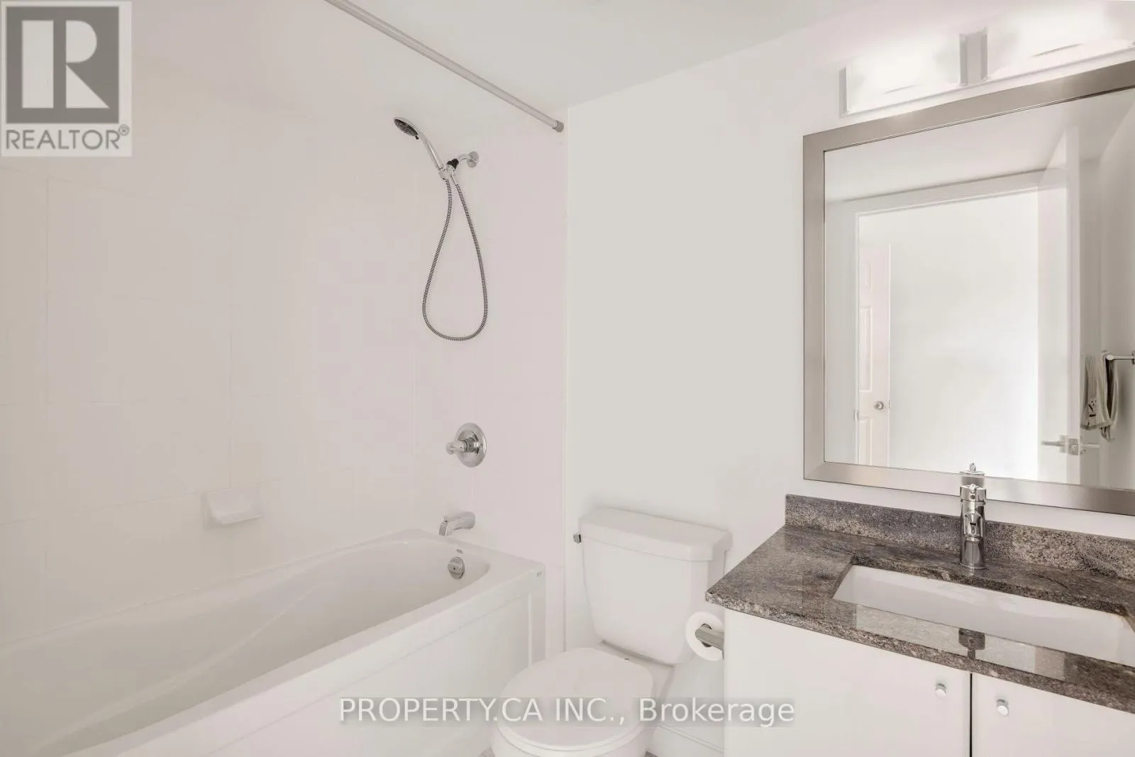 1604 - 33 BAY STREET