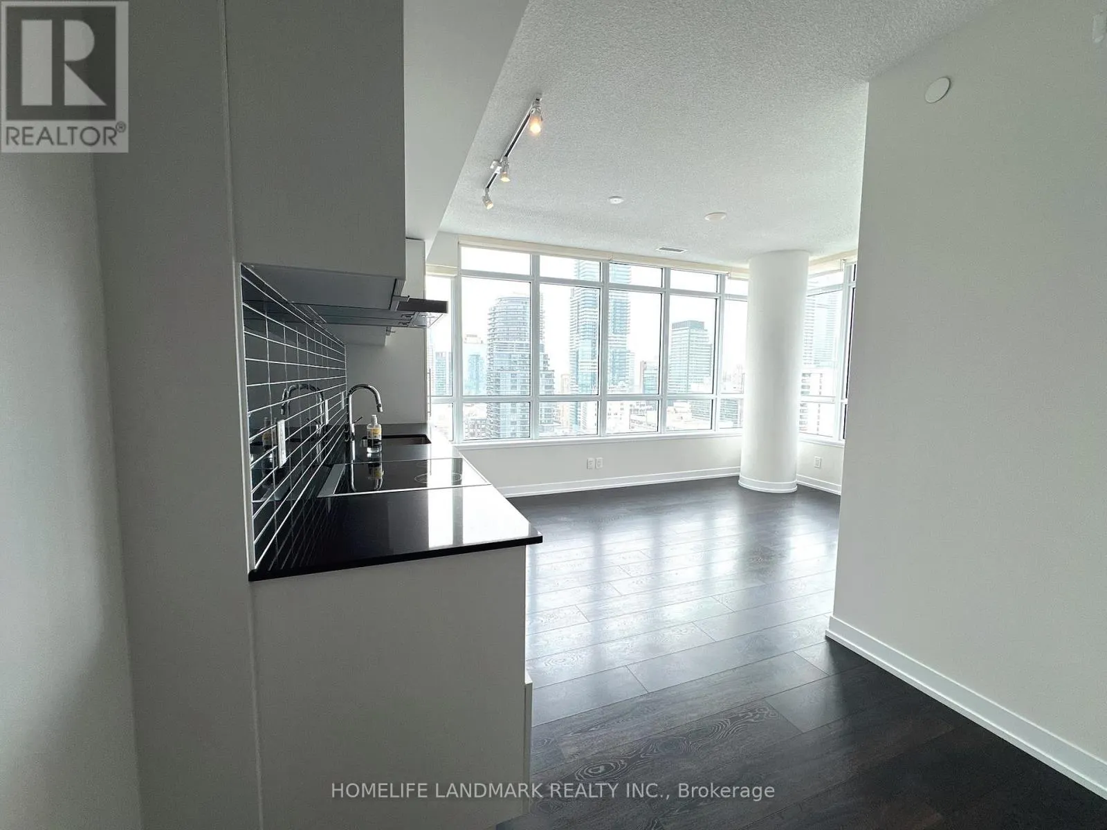 3003 - 365 CHURCH STREET