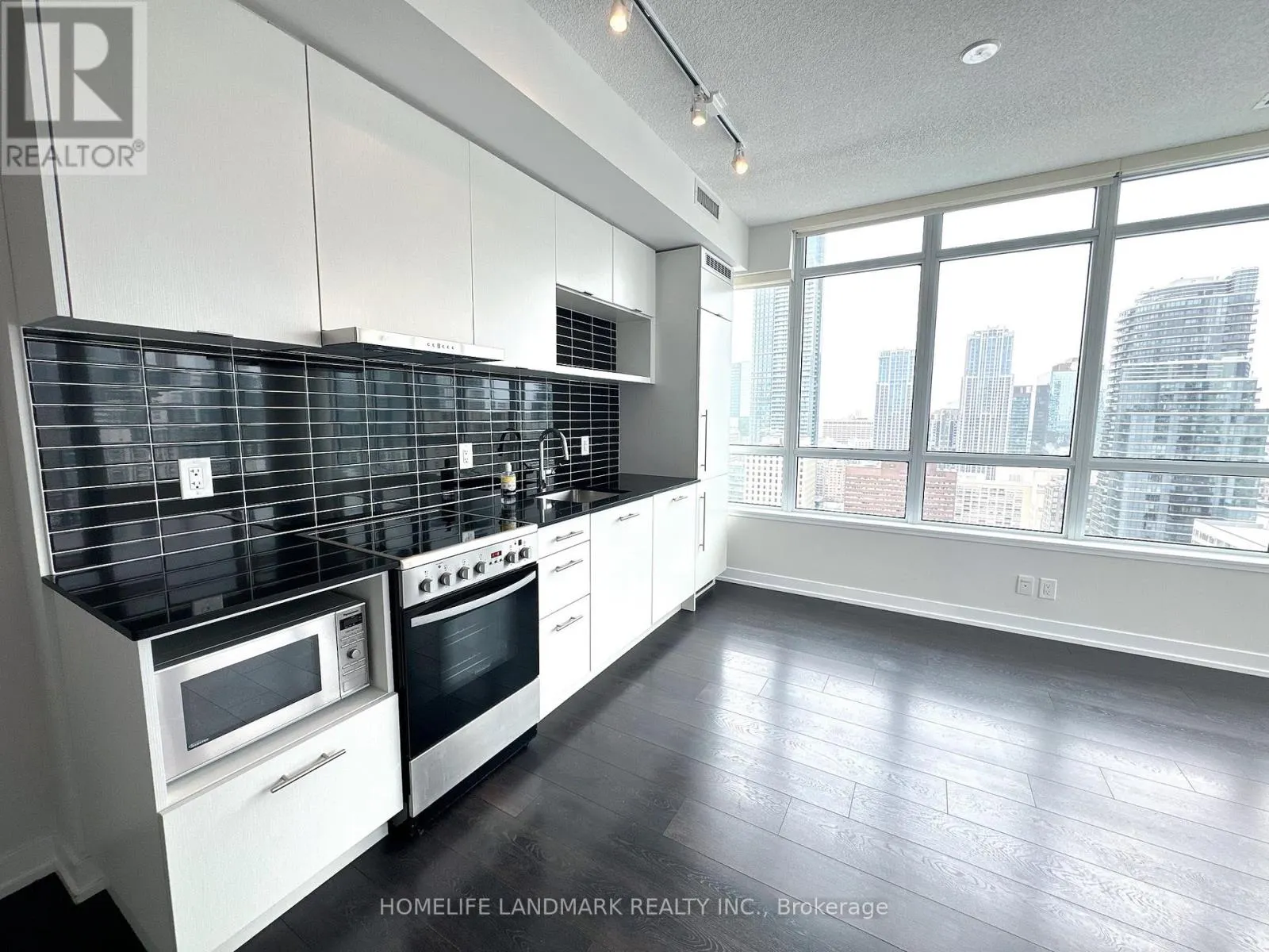 3003 - 365 CHURCH STREET