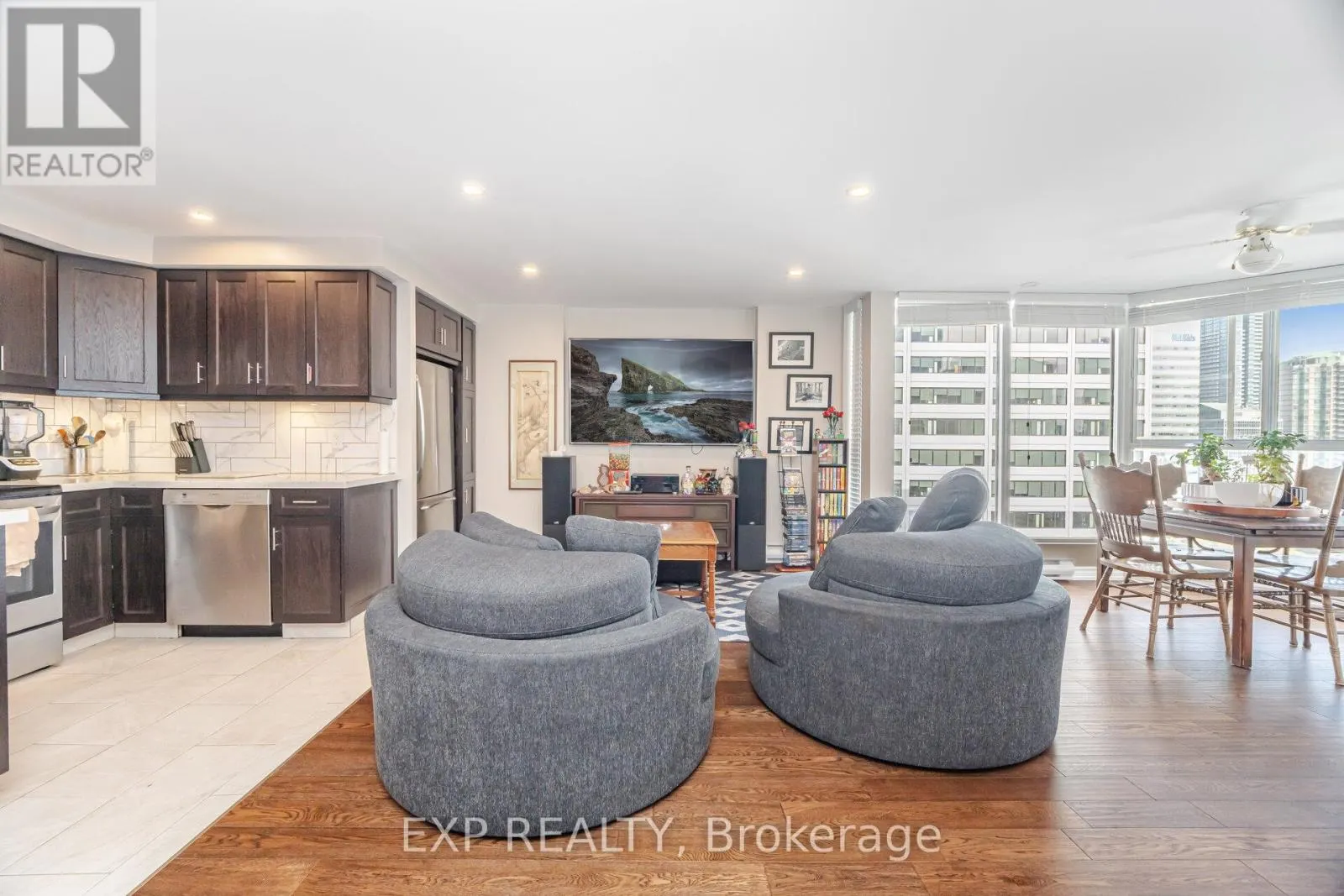 2007 - 55 CENTRE AVENUE