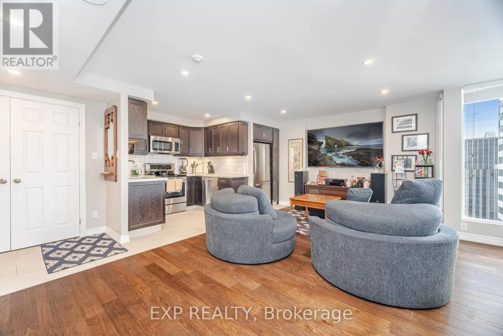 2007 - 55 CENTRE AVENUE