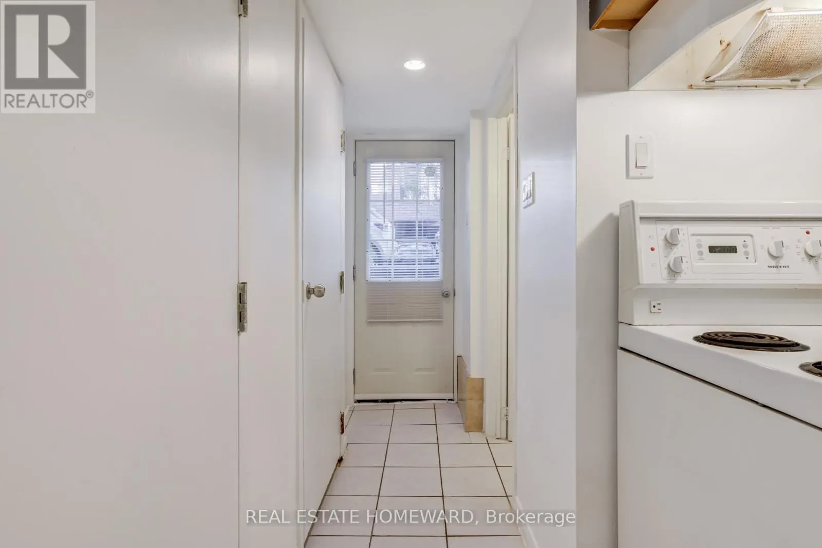 LOWER - 208 ONTARIO STREET