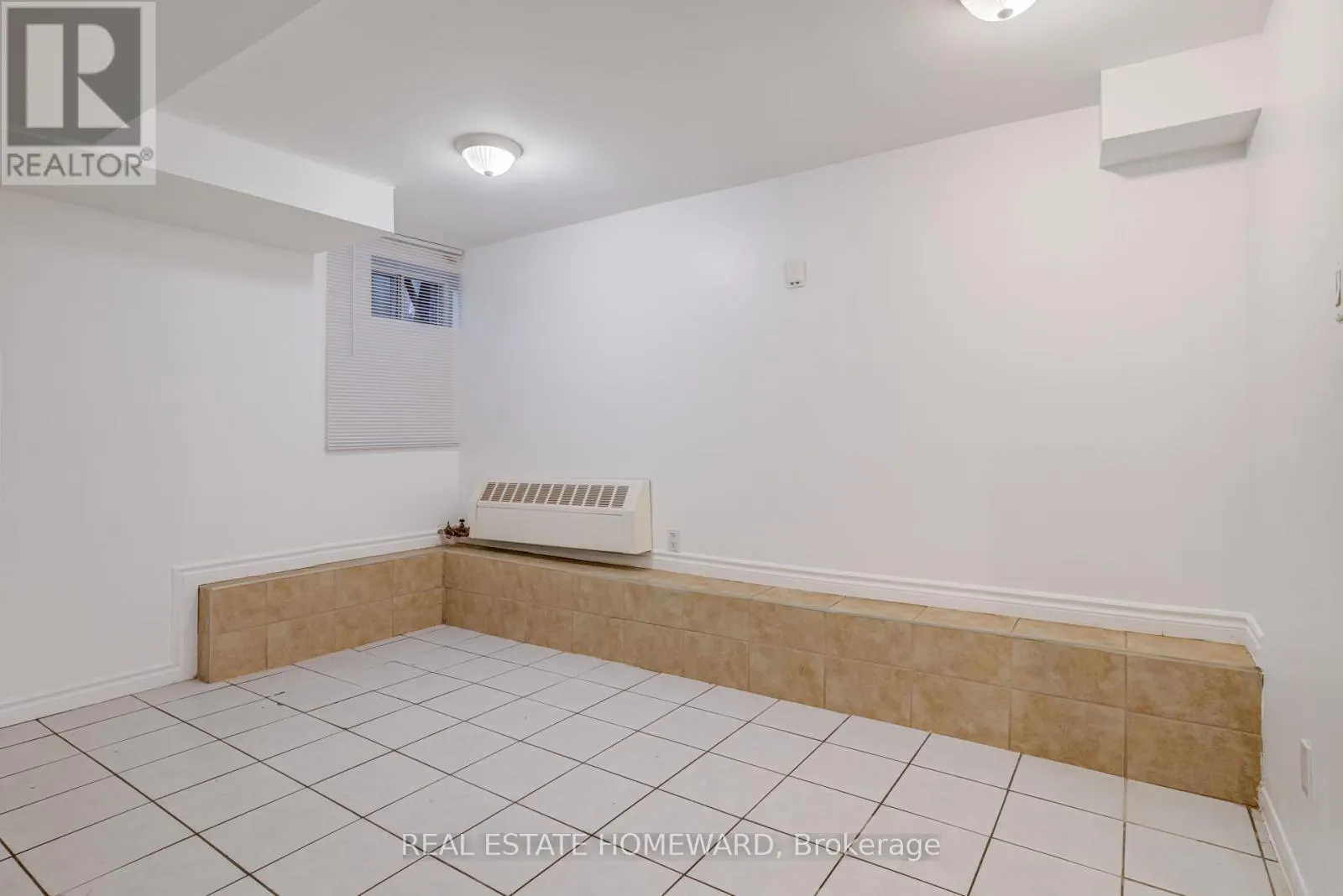 LOWER - 208 ONTARIO STREET