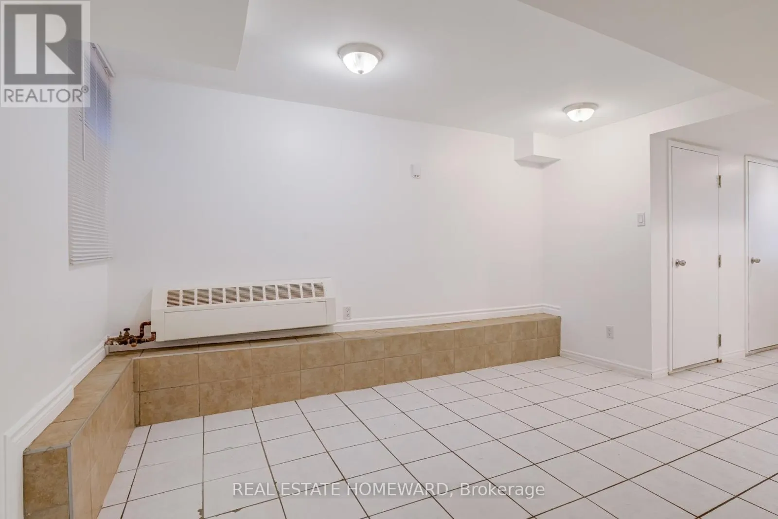 LOWER - 208 ONTARIO STREET