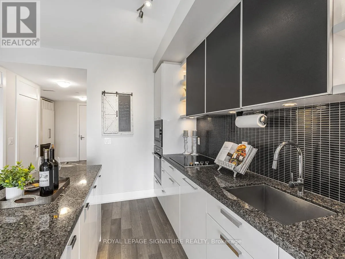 1704 - 32 DAVENPORT ROAD