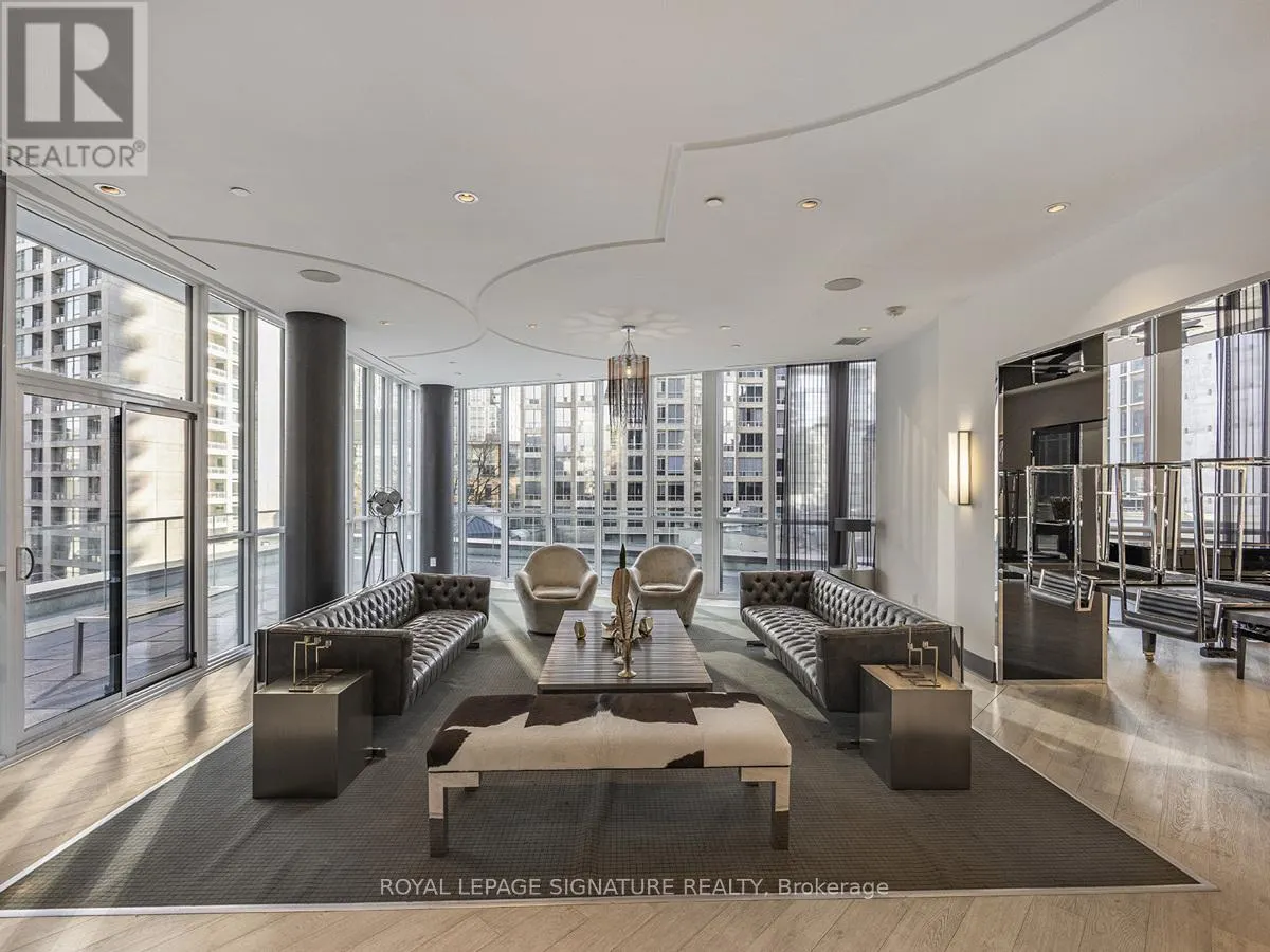 1704 - 32 DAVENPORT ROAD