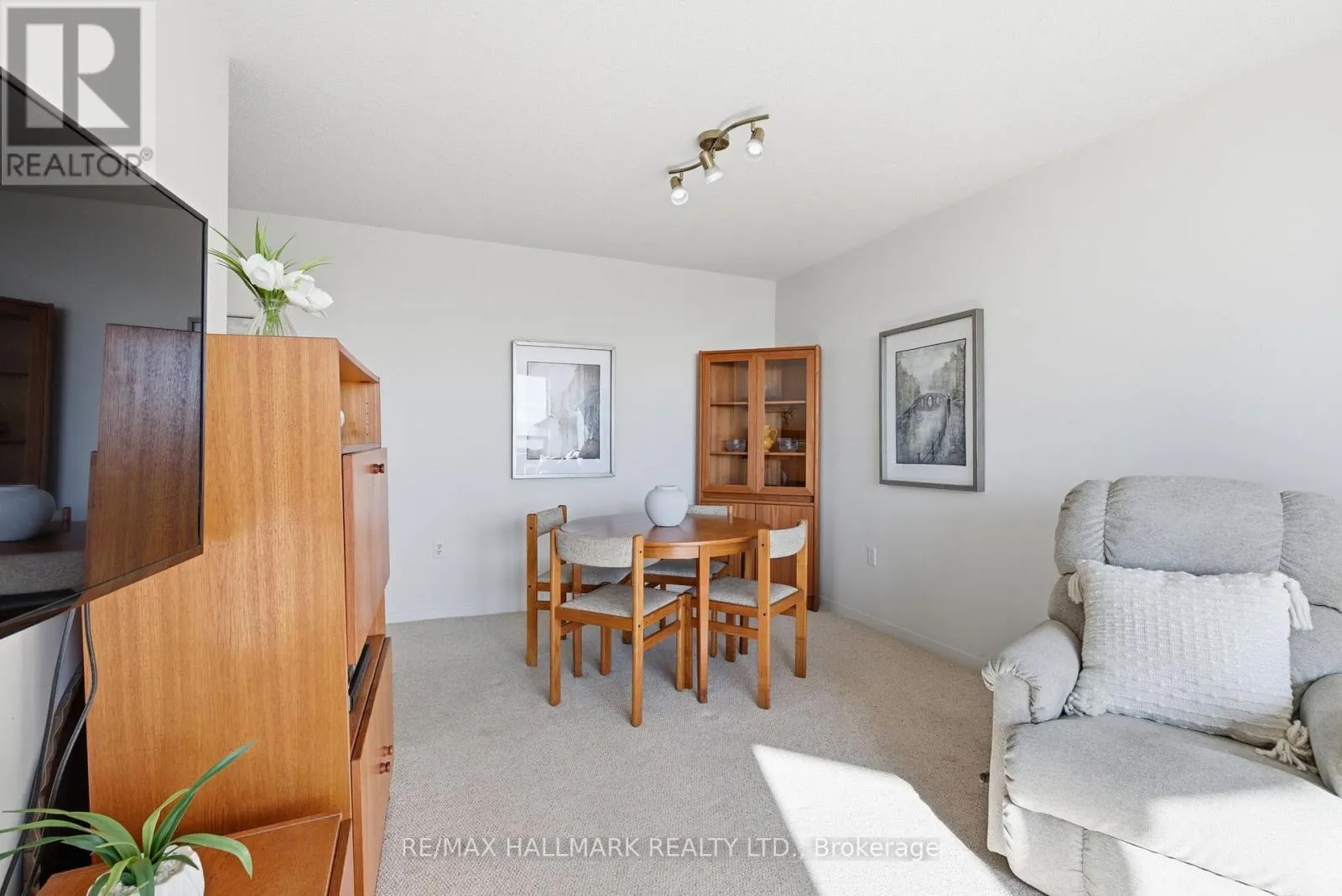 1801 - 21 OVERLEA BOULEVARD